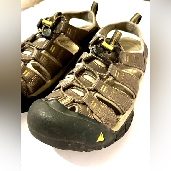 KEEN Men’s Newport H2 Brown and Yellow Sandals Size 11 - Picture 3 of 15